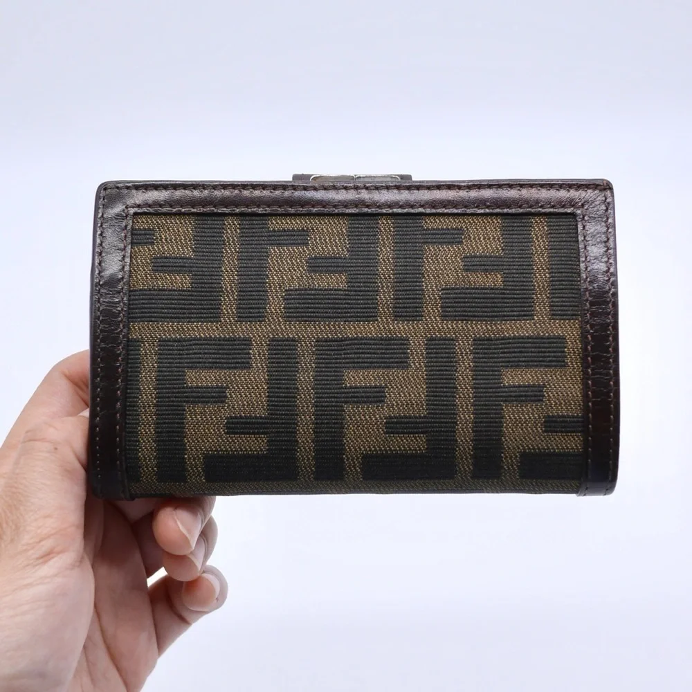 🍓FENDI Zucca Compact Wallet